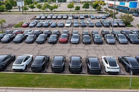 Tesla-Parkplatz Michigan Mall Farmington Hills USA