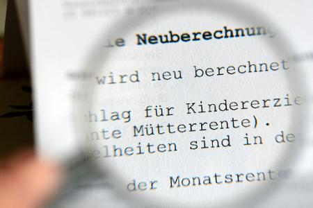 Bis die ausgeweitete Müterrente ausgezahlt wird, dauert es noch.