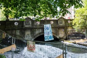 Seit dem Unfalltod einer Surferin am 17. April war die Eisbachwelle in München gesperrt. 