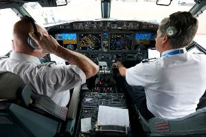 Zwei Piloten im Cockpit bedeuten mehr Sicherheit. 