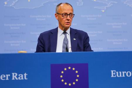 Bundeskanzler Friedrich Merz (CDU) drängt bei den Verhandlungen mit den USA auf Tempo.