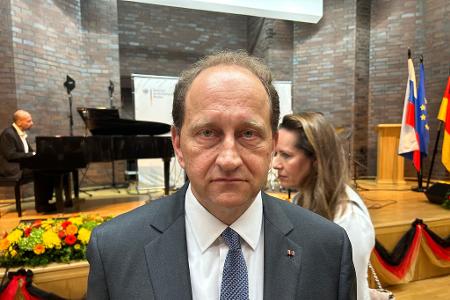 Botschafter Alexander Graf Lambsdorff wurde im Streit um die Behandlung russischer Korrespondenten in Deutschland ins russische Außenministerium einbestellt. (Archivbild) 