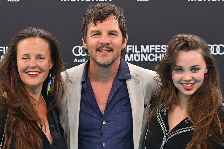 Falka Klare: Red-Carpet-Premiere mit den Eltern
