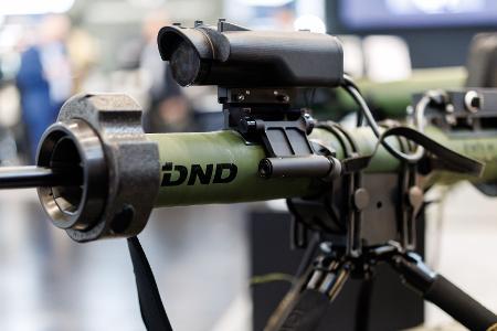 Eine Panzerfaust von DND bei der Nürnberger Messe für Sicherheitstechnologie, Enforce Tac.