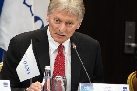 Kremlsprecher Dmitri Peskow sieht Russland nicht in der Verantwortung für die langsamen Verhandlungen. (Archivbild)