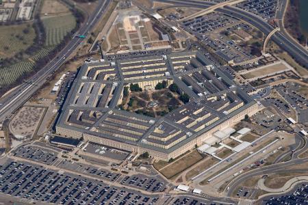 Das Pentagon stoppt laut Medienberichten die Lieferung einiger Waffen an die Ukraine. (Archivbild)