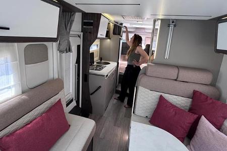 Familien-Grundriss mit XL-Stockbetten und Hubbett