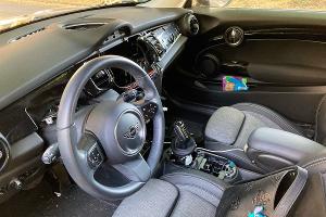 Gezielt ausgebaut: Infotainment- und Navigationssystem im Mini Cooper