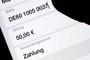 Verpflichtende Überprüfungen des Zahlungsempfängers sollen Überweisungen sicherer machen. (Symbolbild)