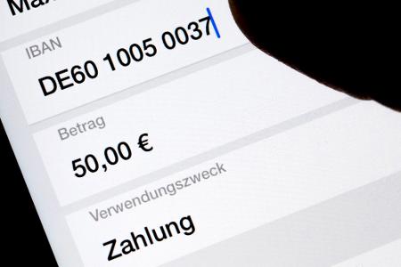 Verpflichtende Überprüfungen des Zahlungsempfängers sollen Überweisungen sicherer machen. (Symbolbild)