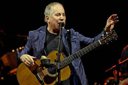 Konzert verschoben: Paul Simon muss sich nach Rücken-OP erholen Konzert verschoben: Paul Simon muss sich nach Rücken-OP erholen