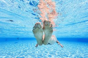 Das Freibad einer Schweizer Gemeinde ist bis Ende August fast ausschließlichen den Einheimischen vorbehalten. (Illustration)