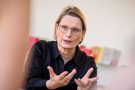 Die Neuregelung zur Vaterschaftsanfechtung ist die erste familienrechtliche Reform, die von der neuen Regierung auf den Weg gebracht wird. 