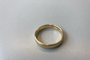 Wer kennt diesen Schmuck?