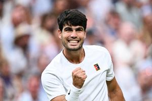 Nach Startschwierigkeiten: Alcaraz im Viertelfinale