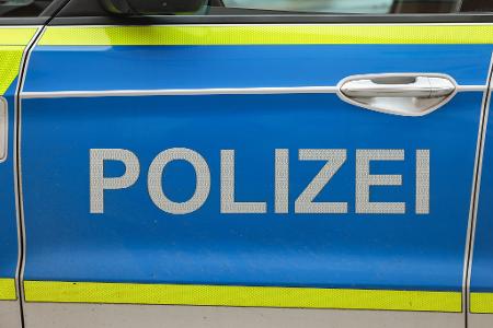 Nach einem Feuer in einer Bahnunterführung ermittelt die Kriminalpolizei Bamberg wegen Verdachts auf Brandstiftung.