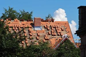 Für den klimagerechten Umbau aller deutschen Wohnimmobilien wären laut einer Studie rund 1,4 Billionen Euro nötig. (Archivbild)
