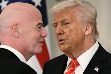 FIFA: Trophäe und Büro im Trump Tower FIFA: Trophäe und Büro im Trump Tower