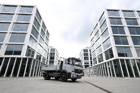 Daimler Truck will bis 2030 rund 5.000 Stellen streichen. (Archivbild)