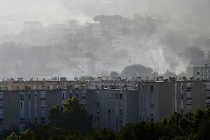 Der riesige Brand bei Marseille versetzte die Einwohner in Schrecken.