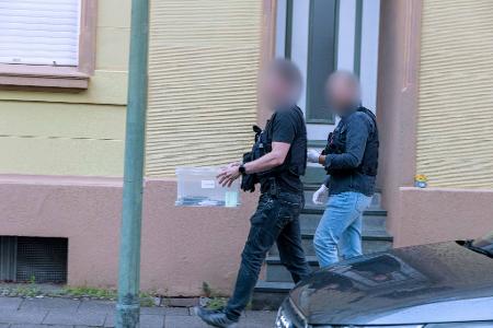 Der Mann steht im Verdacht, Geld für einen islamistischen Terroranschlag gesammelt zu haben. 
