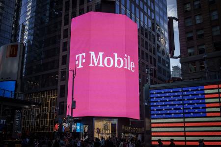 Die Telekom-Tochter wartet auf die Freigabe von zwei wichtigen Deals durch die Aufsichtsbehörde FCC. (Archivbild)