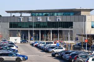 Der US-Elektroautobauer Tesla zeigt sich trotz sinkender Neuzulassungen zuversichtlich (Archivbild).