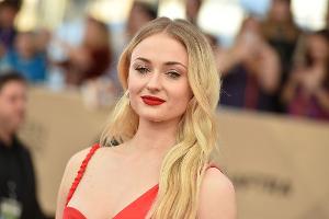 Sophie Turner hat am Set von "Game of Thrones" viel gelernt.