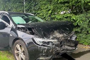 Der Opel der Bad Oeynhausenerin wurde bei dem Unfall stark beschädigt.
Foto: Polizei Minden-Lübbecke