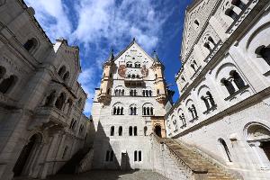 Neuschwanstein lockt unter den Königsschlössern die meisten Besucher. (Archivbild)