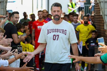 Augsburger Kantersieg bei Wagner-Debüt Augsburger Kantersieg bei Wagner-Debüt