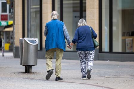 1.668 Euro erhalten Rentnerinnen und Rentner im Schnitt nach 45 Versicherungsjahren. (Archivbild)