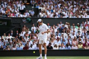 Korken auf dem Platz: Kuriose Szene beim Wimbledon-Finale