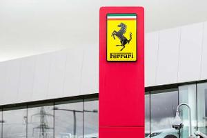 Ferrari Logo Emblem Händler Großbritannien