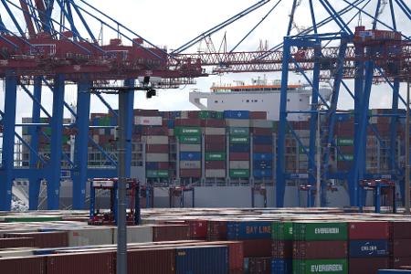Deutsche Exporteure haben auf den Weltmärkten zu kämpfen - nun kommt der Zollstreit mit den USA dazu 