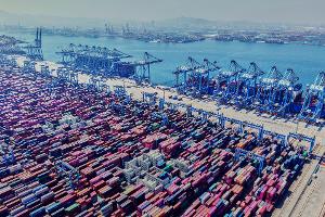 Trotz des Handelskonflikts mit den USA ist Chinas Wirtschaft im zweiten Quartal deutlich gewachsen. Doch viele Probleme bleiben ungelöst. (Archivbild) 