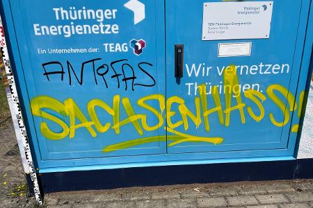 Graffiti (3) Graffiti (3)