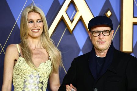 Claudia Schiffer steigt beim FC Brentford ein Claudia Schiffer steigt beim FC Brentford ein