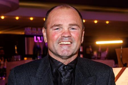 Sven Ottke nach schwerem Fahrradunfall: Sven Ottke nach schwerem Fahrradunfall: