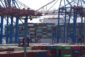 Deutsche Exporteure leiden unter dem Zollstreit mit den USA