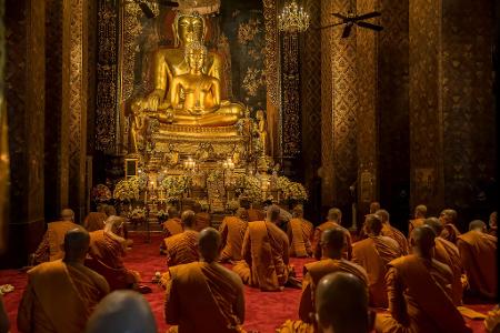 Mönche werden von der größtenteils buddhistischen Bevölkerung Thailands tief verehrt und gelten als moralische Vorbilder. (Archivbild)