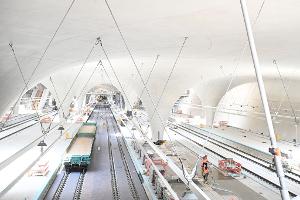 Ab Dezember 2026 sollen Züge des Fernverkehrs zum größten Teil im neuen Stuttgarter Tiefbahnhof enden. Der Regionalverkehr muss laut Bahn aber noch zum Teil bis Juli 2027 in den alten Kopfbahnhof fahren. (Archivbild)
