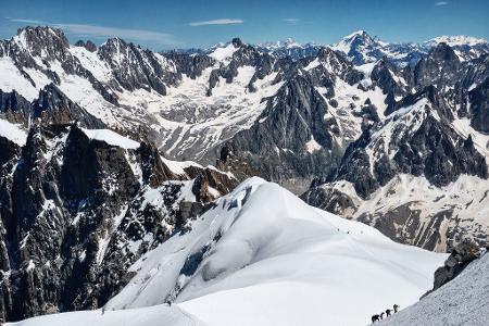 Immer wieder kommen im Mont-Blanc-Massiv Alpinisten ums Leben. (Archivbild)
