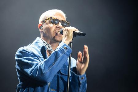 Der US-Rapper Macklemore spielte auf dem Deichbrand-Festival 2025 als Headliner und warf Israel auf der Bühne erneut einen Völkermord vor. Der US-Rapper Macklemore spielte auf dem Deichbrand-Festival 2025 als Headliner und warf Israel auf der Bühne erneut einen Völkermord vor.