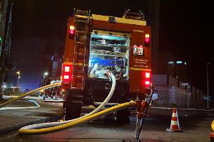 Löschwasserversorgung aus Hydrantennetz - Bild: Feuerwehr Bonn