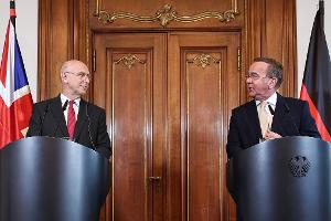 Der britische Verteidigungsminister Joh Healey und Bundesverteidigungsminister Boris Pistorius leiten gemeinsam die virtuelle Sitzung der Ukraine-Kontaktgruppe. (Archivbild)
