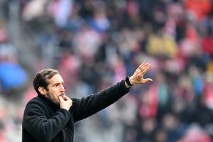 Freiburg verlängert vorzeitig mit Trainer Schuster