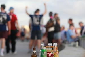 Auch am Ballermann sollte man am Strand nur legal verkaufte Produkte konsumieren. (Archivfoto)