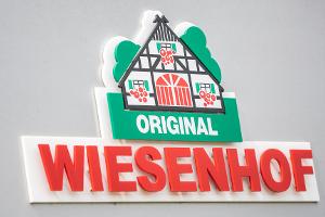 Vegetarische Würste von Wiesenhof sind wegen einer Verunreinigung zurückgerufen worden. (Archivbild)