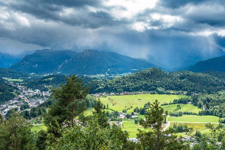 Blick auf Berchtesgaden und Watzmann